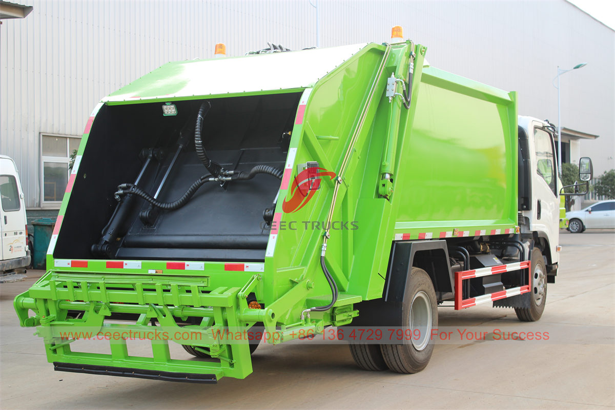 Camion poubelle à compactage hydraulique ISUZU