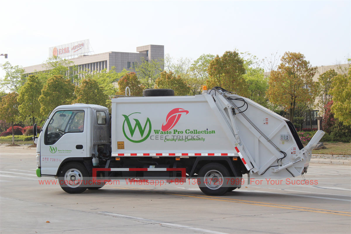 Camion de compression des ordures ISUZU 6 roues