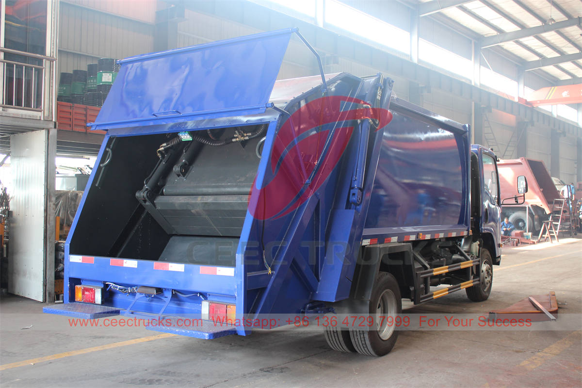 Camion compacteur de déchets ISUZU 4 × 2 personnalisé pour l'exportation