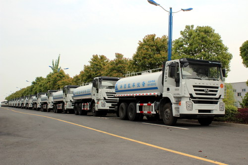 100 camions citernes à eau iveco pour la province de xinjiang