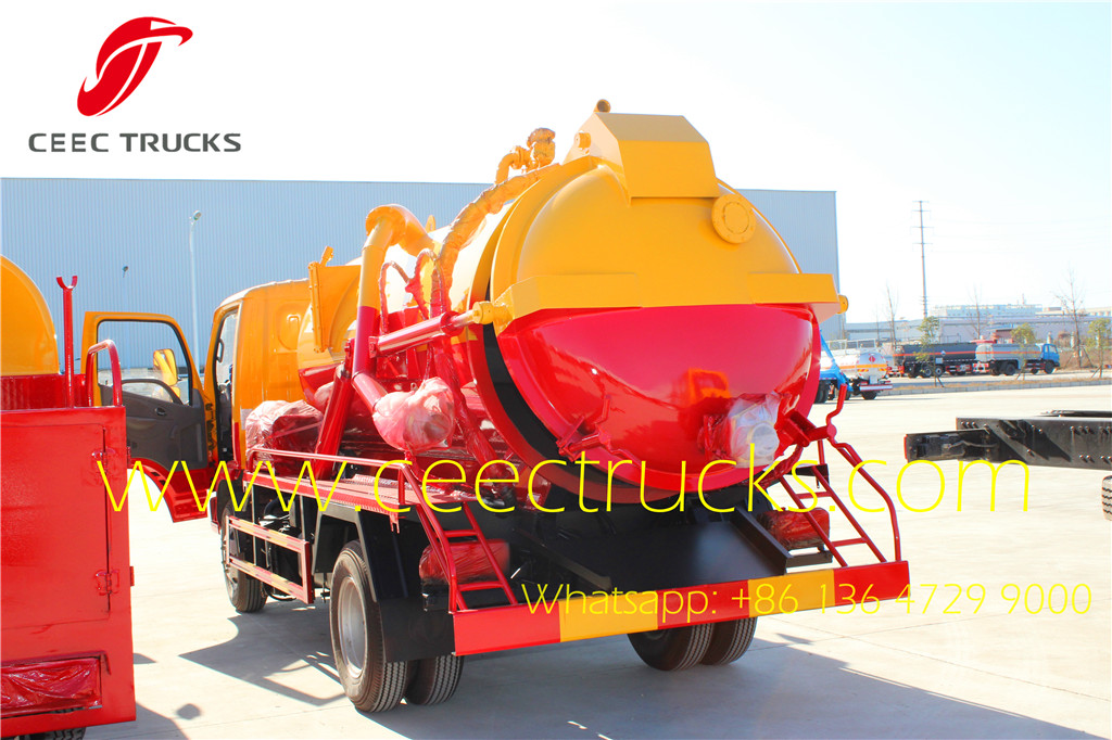 Dongfeng small 4000 liters cesspit emptier truck
