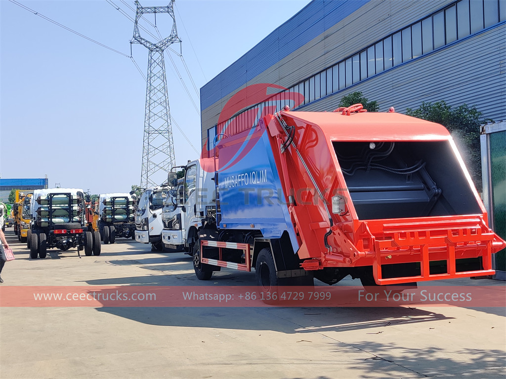 Exportation de camion compacteur de déchets DONGFENG CNG 6cbm
