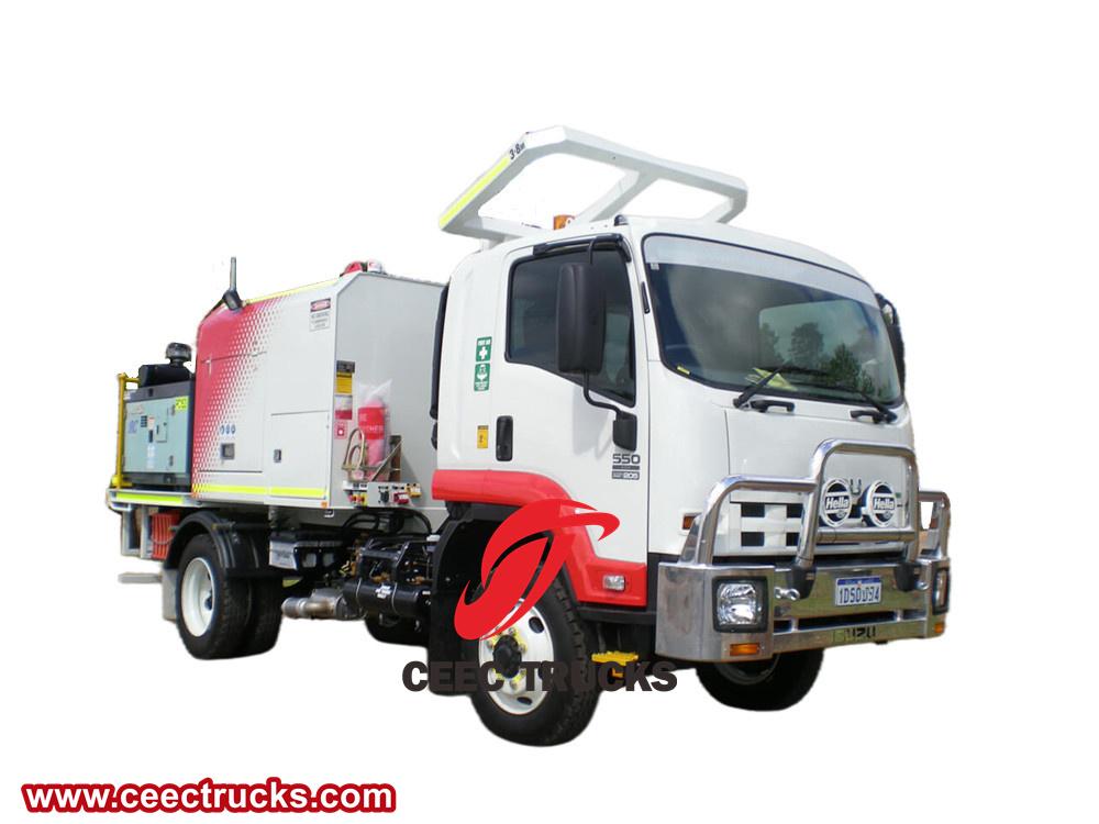 ISUZU 5cbm service truck fuel and lubrication