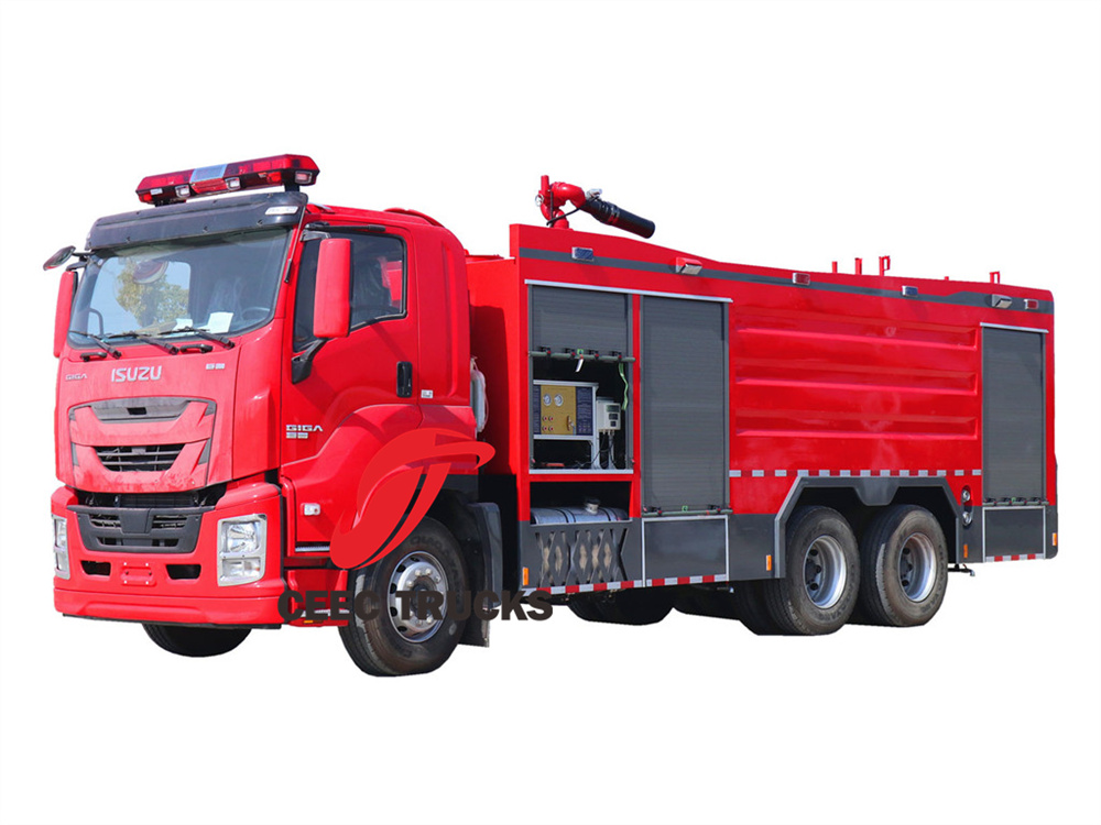 Isuzu aircraft rescue and firefighting truck