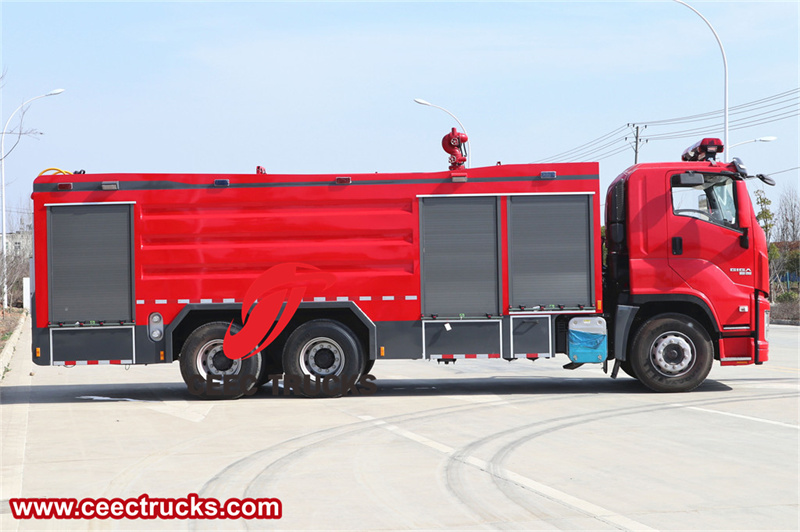 Isuzu GIGA airport fire truck