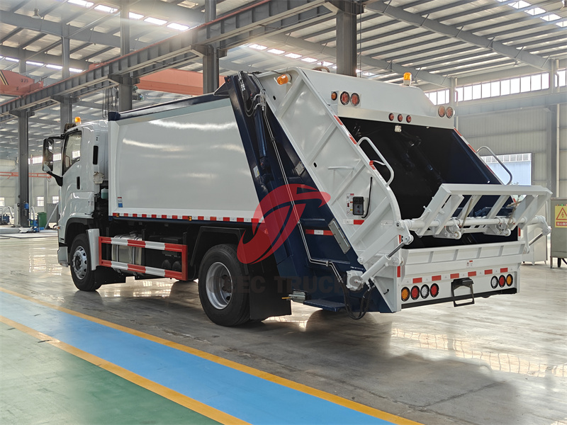 Isuzu FVR GIGA garbage compactor truck