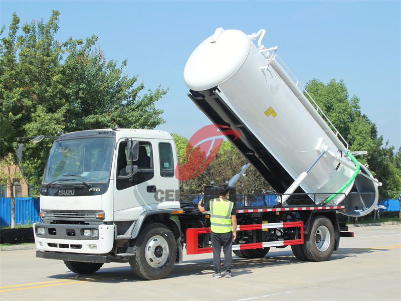 Isuzu lorry vacuum tankers