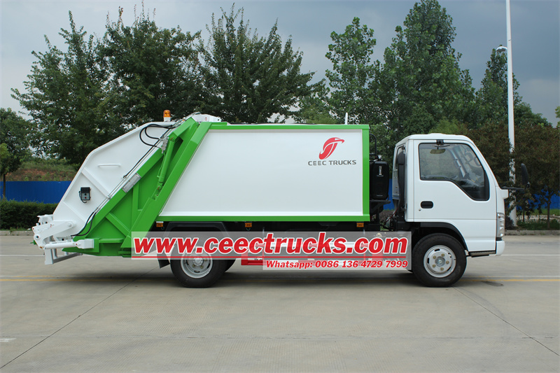 Isuzu mini ELF 5cbm trash compactor truck