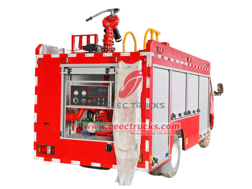 Isuzu ELF 3000L fire engine