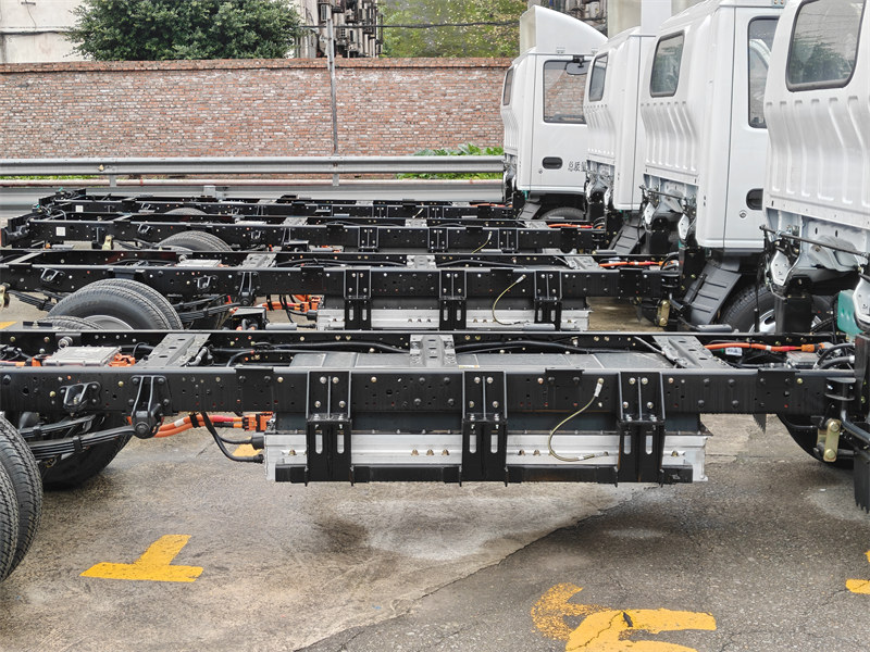 ISUZU mini EV truck battery 70.59kWh