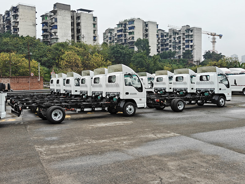 ISUZU EV 4x2 lorry cargo truck manufacturer