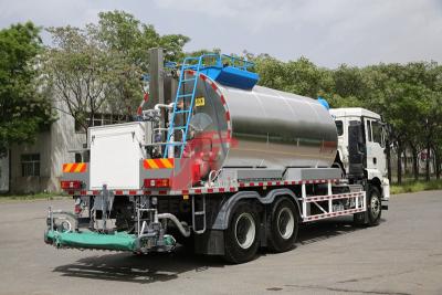 Isuzu GIGA 6x4 14000L bitumen distributor truck