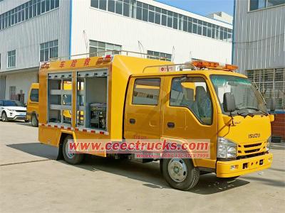 Isuzu mobile rescue fire fighting pumper truck