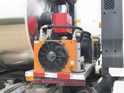 Shacman 5000L Bitumen Sprayer Truck