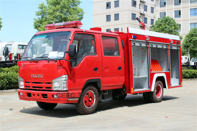 Entretien du camion de pompiers du réservoir d'eau Isuzu