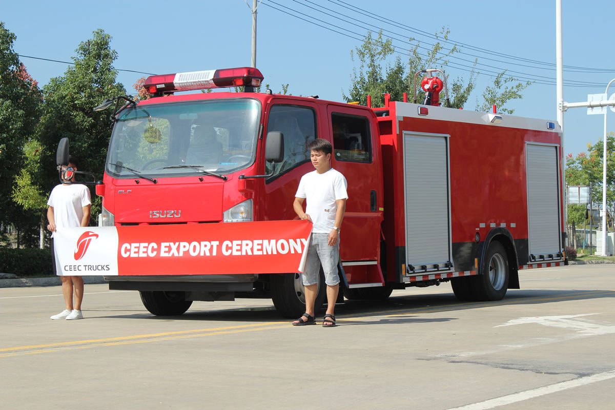 2 unités de camion de pompiers en mousse ISUZU ont été exportées vers l'Ouzbékistan
