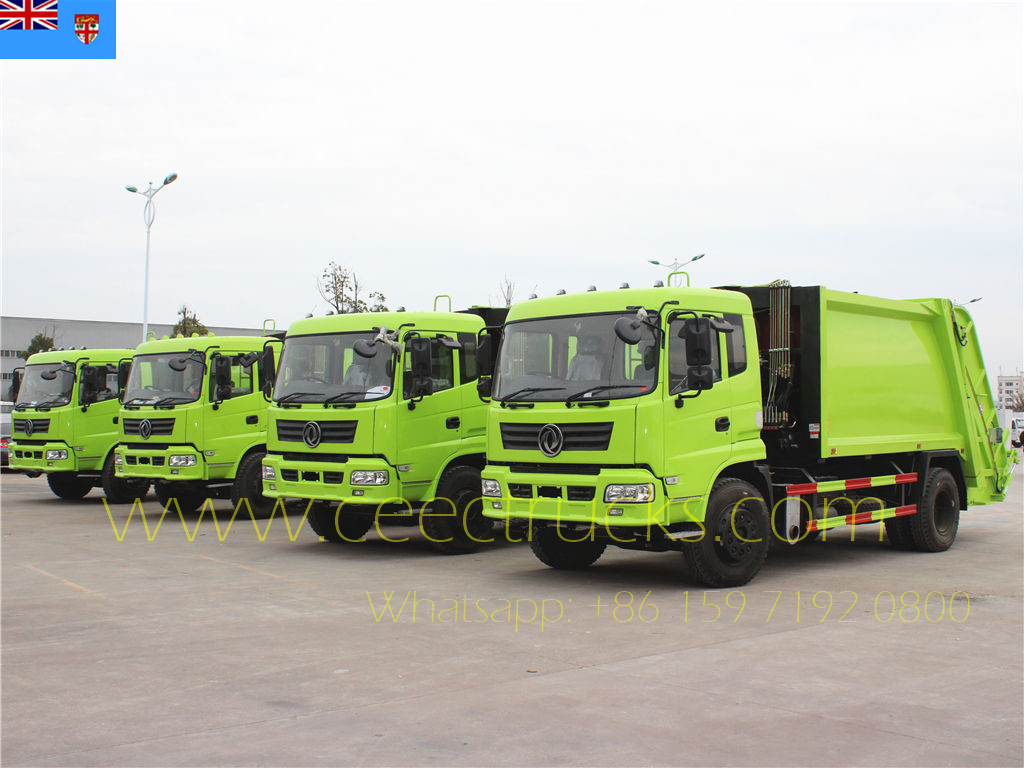 Les clients de Fidji achètent 4 unités de camions compacteurs dongfeng rhd