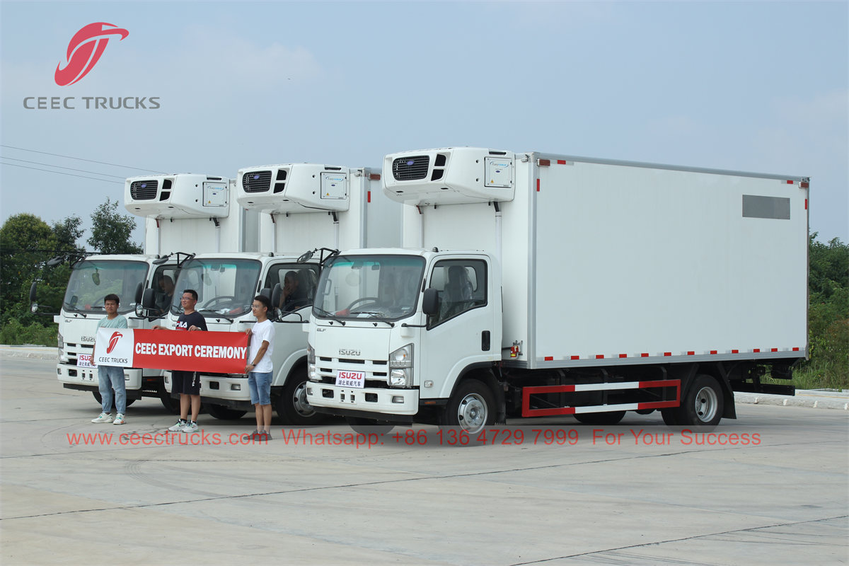 3 unités de camionnette réfrigérée ISUZU ont été exportées vers l'Asie du Sud-Est
